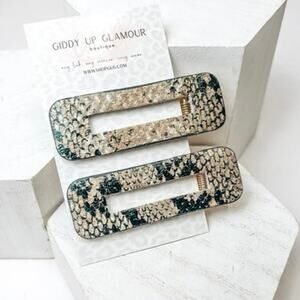 HAIR CLIP PAIR IN SNAKESKIN